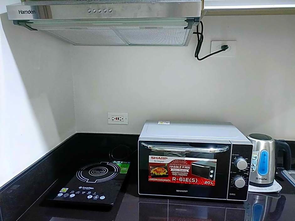 2BR SMDC Bloom Residences Near NAIA Wi-fi +Netflix