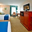 Holiday Inn Express Hotel & Suites Fredericksburg