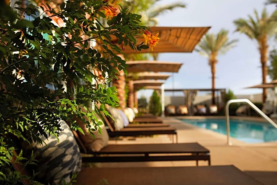 Hyatt Place Las Vegas at Silverton Village