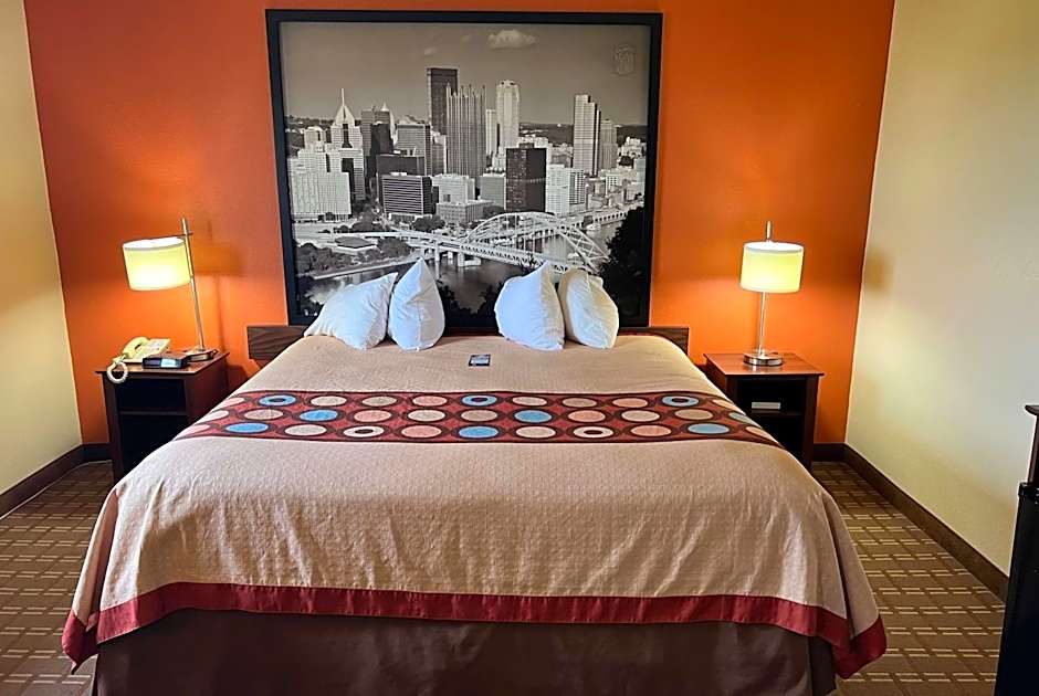 Super 8 by Wyndham Altoona