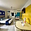 Suites Brisa Marina - atrás de Playa Regatas y el Malecón, 6 calles del Acuario