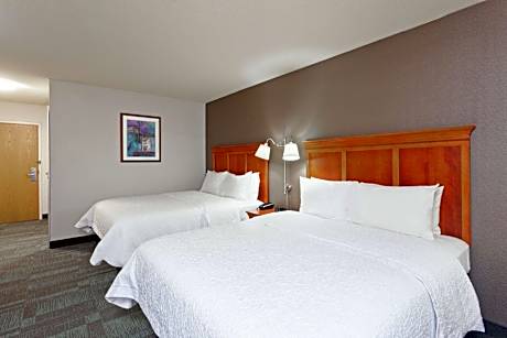 Room with Two Queen Beds - Non-Smoking