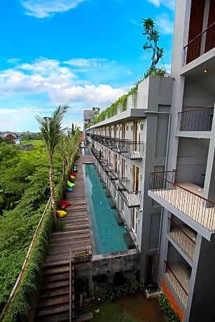 FRii Bali Echo Beach Hotel