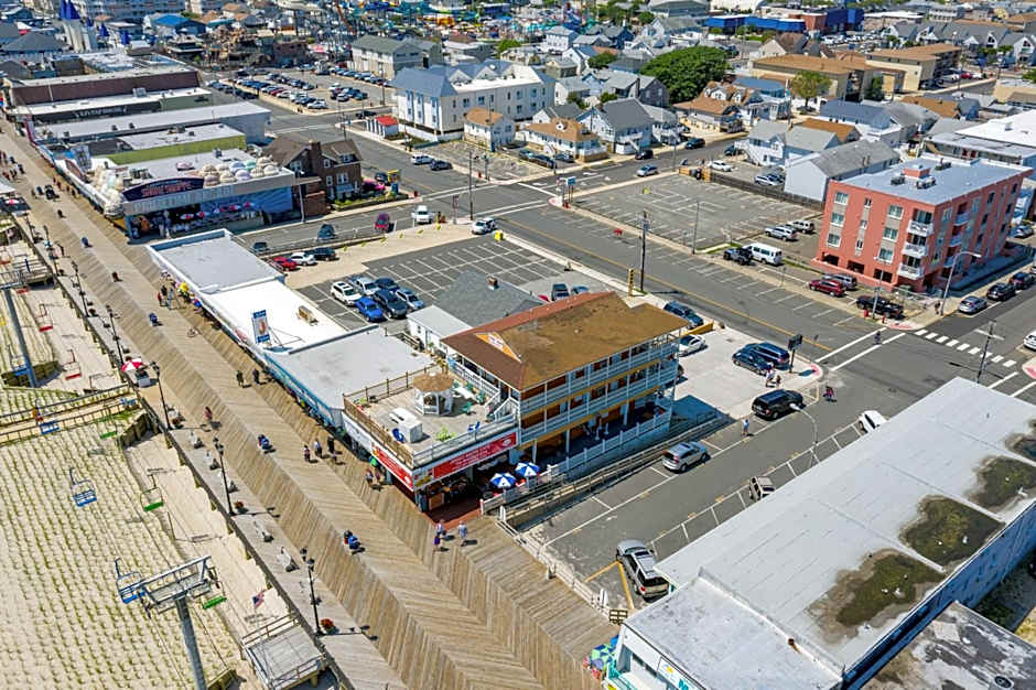 Boardwalk Hotel Charlee & Apartments Beach Hotel Oceanfront