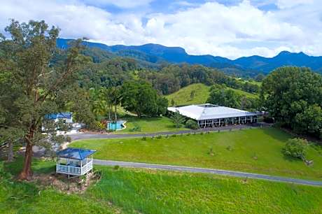 Hillcrest Mountain View Retreat