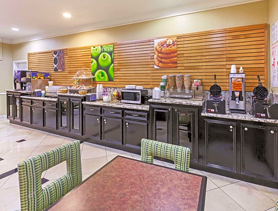 La Quinta Inn & Suites by Wyndham Pearland