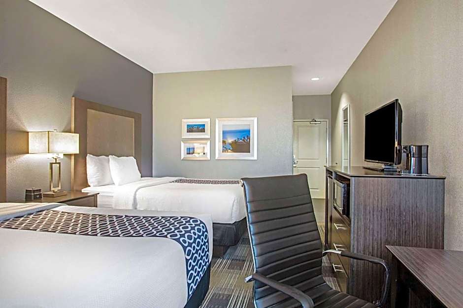 La Quinta by Wyndham Victoria - South