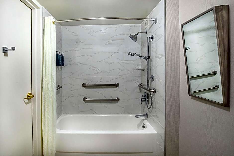 Hilton Greenville