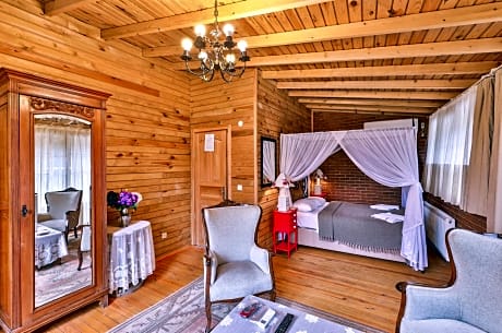 Bungalow with Fireplace