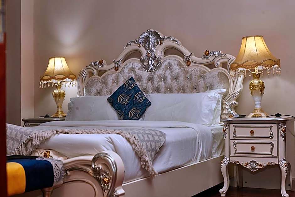 Best Western Plus Paramount Hotel