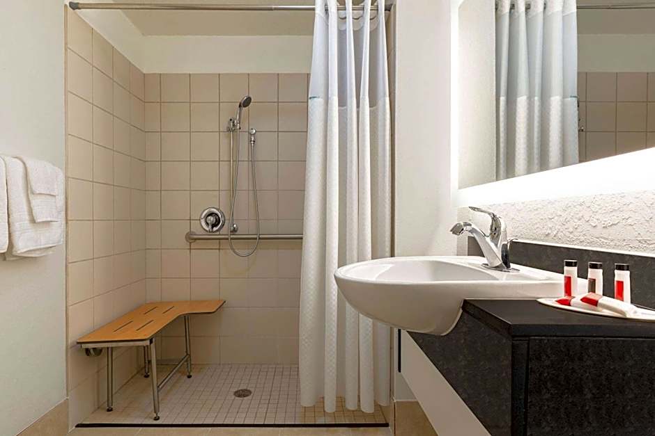 Howard Johnson by Wyndham Harrisonburg