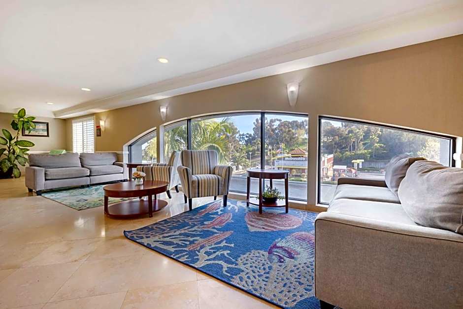 Best Western Plus Marina Shores Hotel