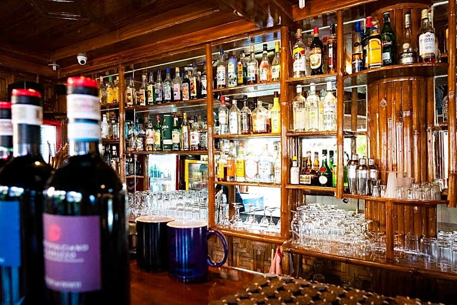 Coucou Bar Hotel and Restaurant