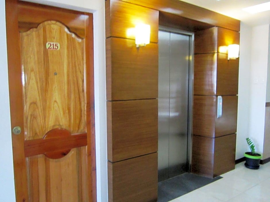 Tiptop Tower Suite Inn