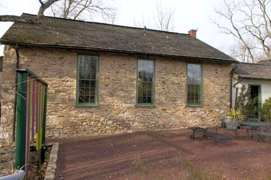 The Buck School Inn