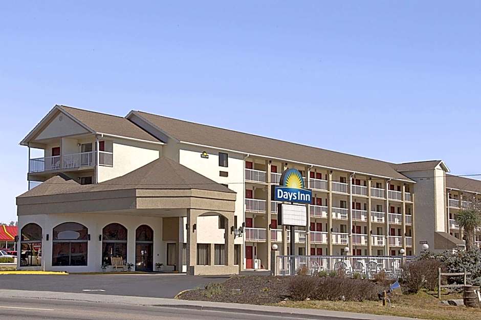Days Inn by Wyndham Apple Valley Sevierville