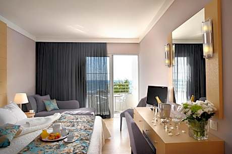 Honeymoon Room with Sea View