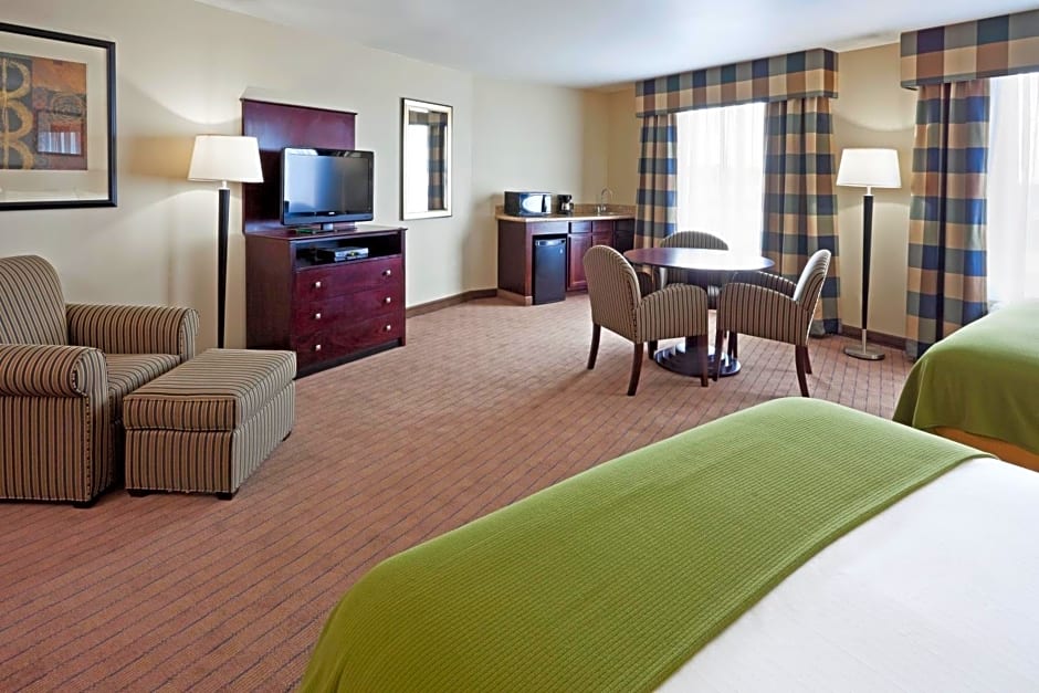 Holiday Inn Express Hotel & Suites Syracuse North Airport Area