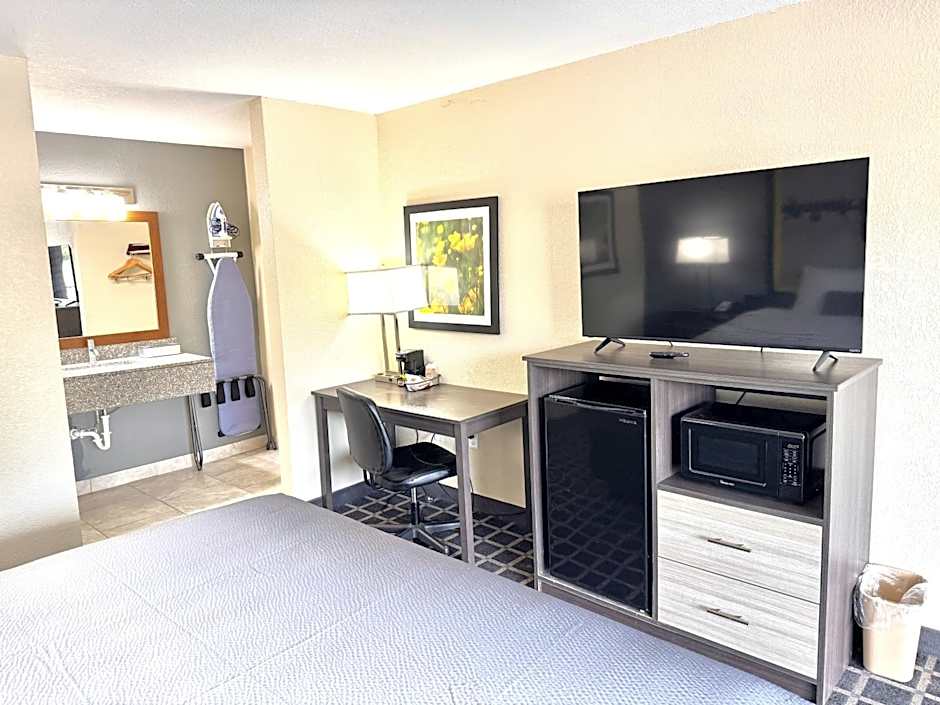 Super 8 by Wyndham Morganton