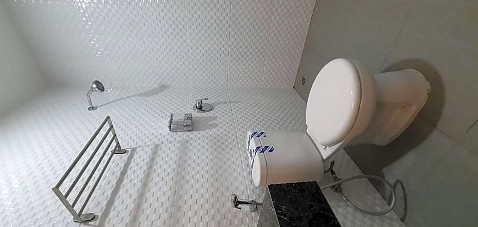 RedDoorz Plus near Siloam Hospital Balikpapan