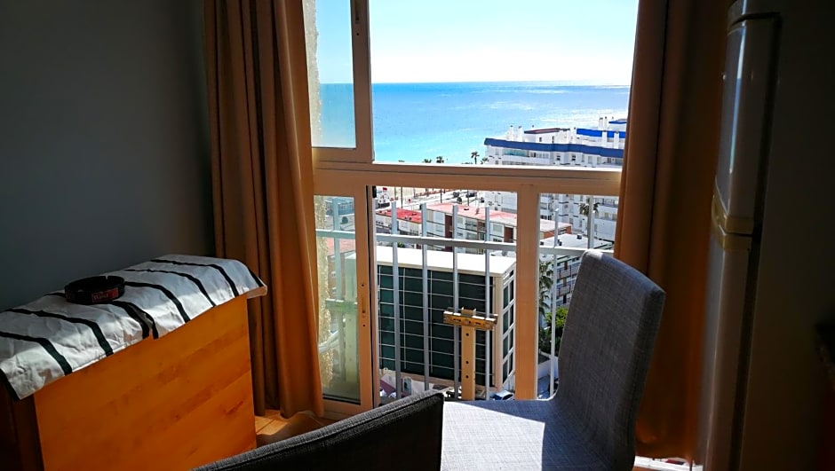 Benalmadena ,apartamento-Estudio primera Línea de Playa