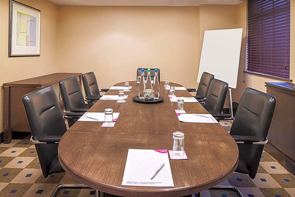 Crowne Plaza London - Gatwick Airport By IHG