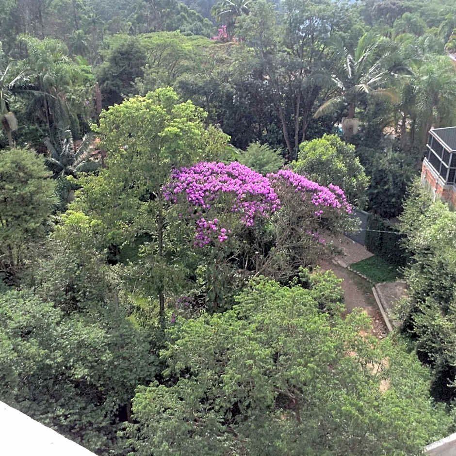 Flat 5 estrelas charmoso na Granja Viana