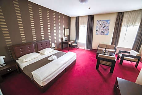 Deluxe Double Room with Extra Bed