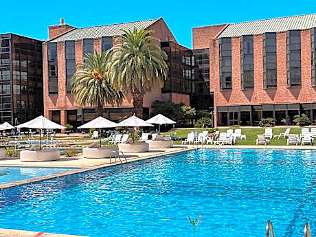 Sheraton Pilar Hotel & Convention Center