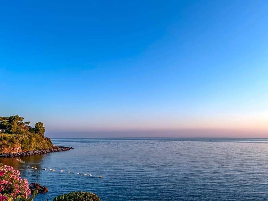 Nelinda Waterfront Accommodation