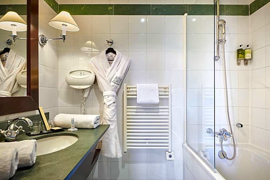 Chateau De Villiers-Le-Mahieu