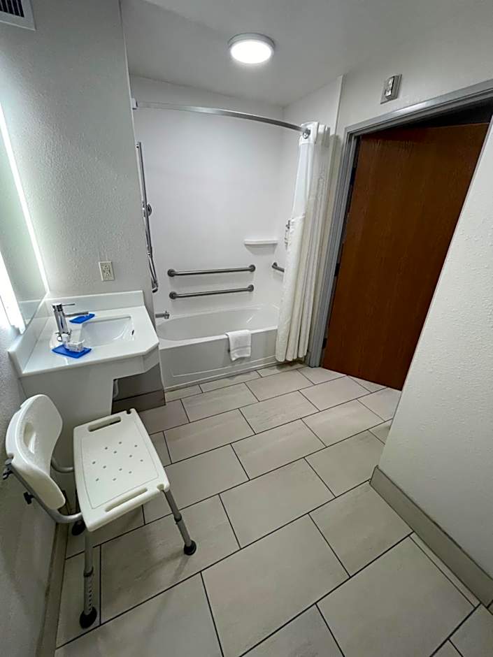 Holiday Inn Express Hotel & Suites Las Vegas By IHG