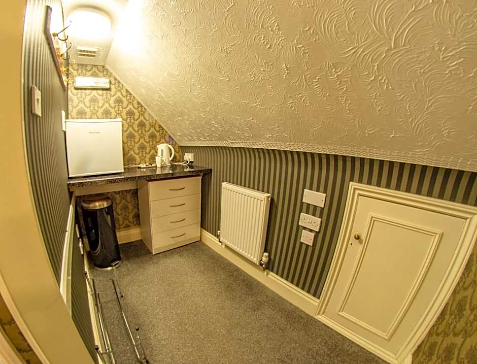 Quayside Hotel & Bar