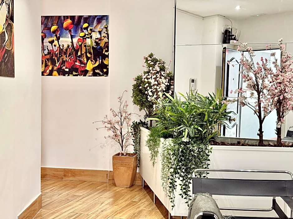 Ilustre - City-View Rooms with AC in Málaga's Old Town - Steps from Calle Larios and the Thyssen