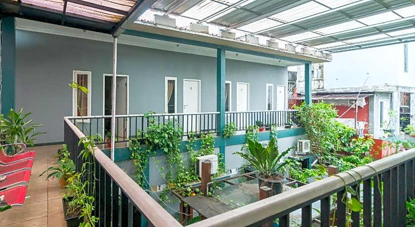 Safaraz Garden near Galaxy Bekasi Mitra RedDoorz