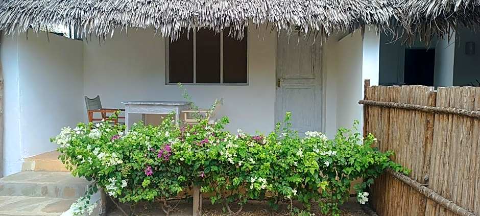 Pole Pole Beach House