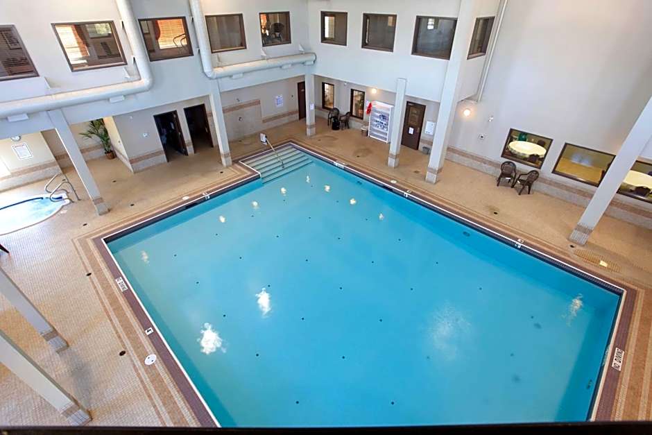 Coast Grimshaw Hotel & Suites