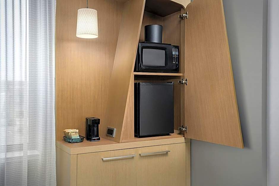 Courtyard by Marriott Muncie at Horizon Convention Center