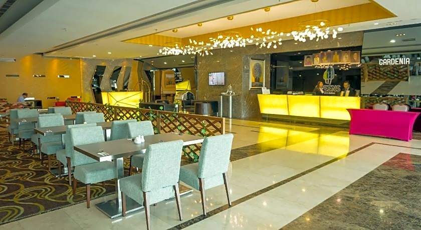 Greens Hotel & Suites