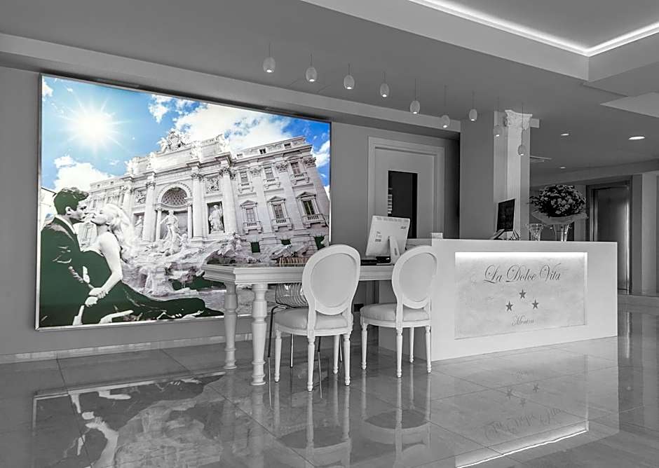 La Dolce Vita Hotel