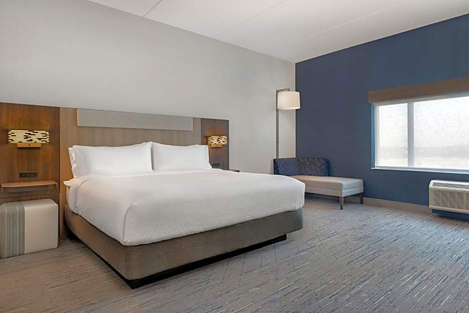 Holiday Inn Express And Suites St.Thomas. By IHG