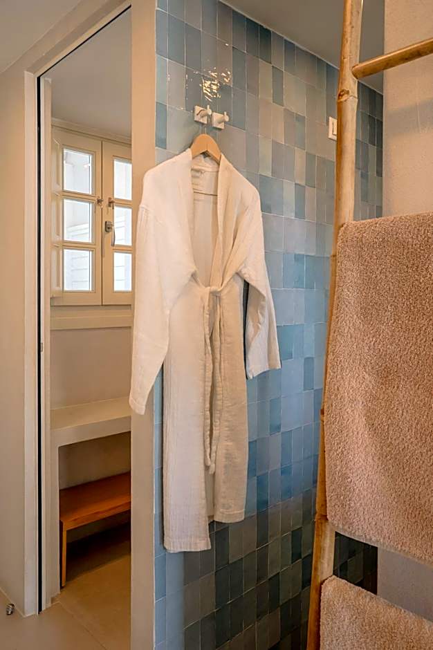 Apeiron Blue Santorini - Adults Only 14 plus - Apeiron Hotels