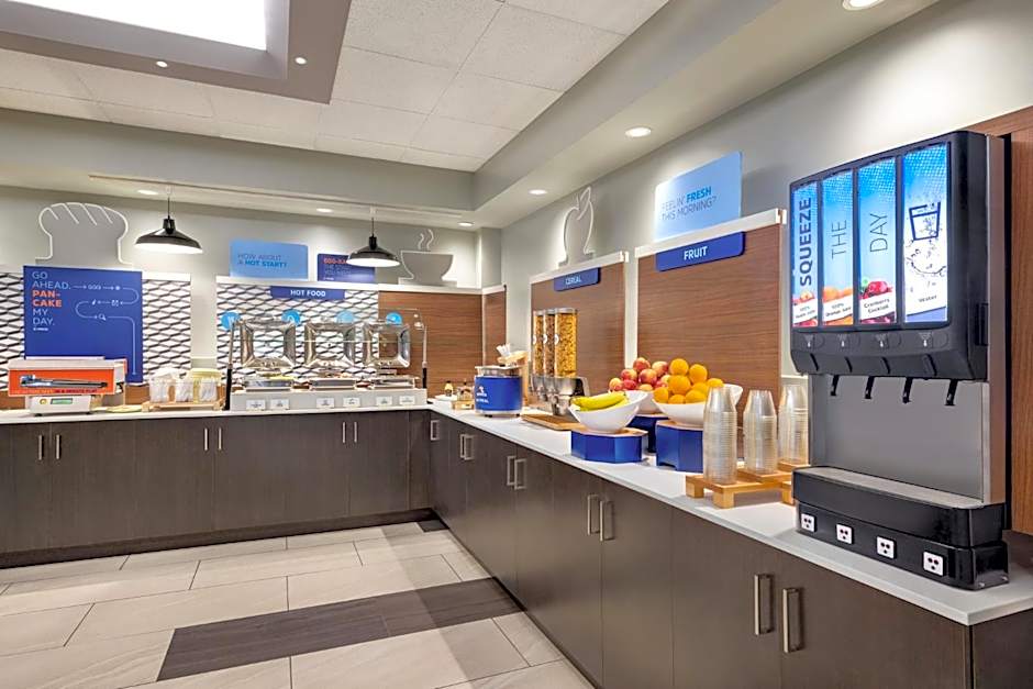 Holiday Inn Express Vancouver-Metrotown (Burnaby) By IHG