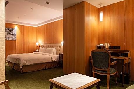 Deluxe Quadruple Room