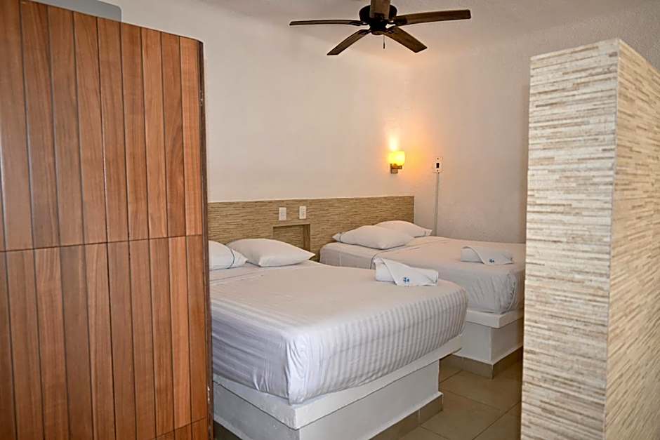 Pelicano Inn Playa del Carmen - Beachfront Hotel