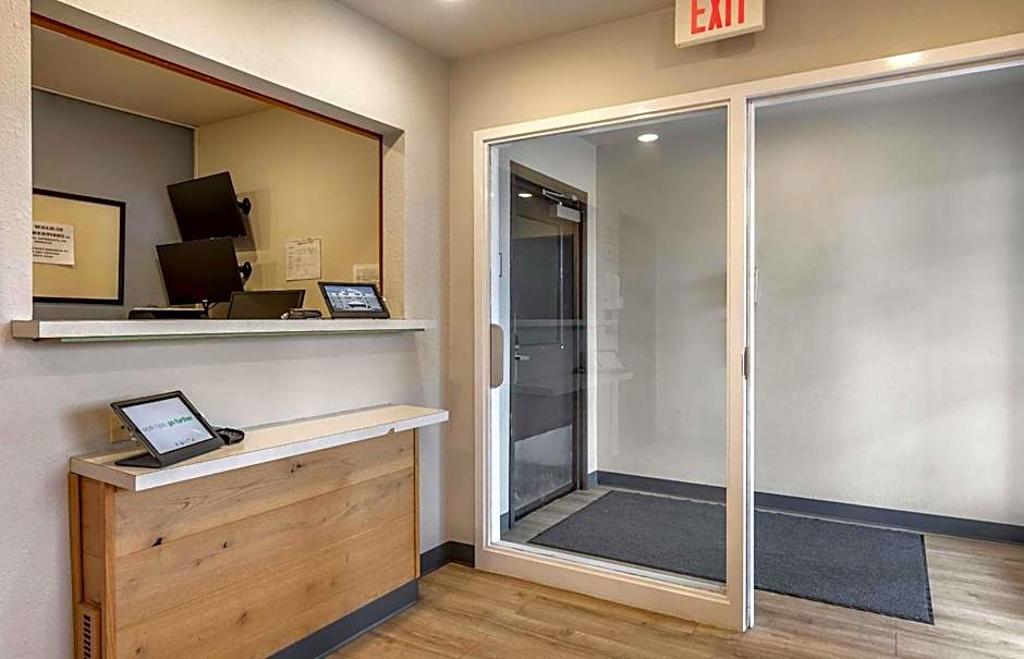 Extended Stay America Select Suites - Wichita - North