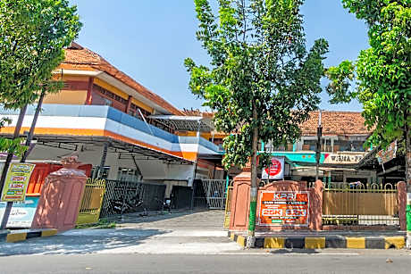 Hotel O Central Madiun Near Stasiun Kota Madiun