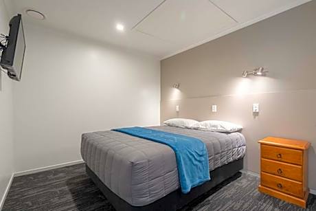 Deluxe Suite with Spa Bath