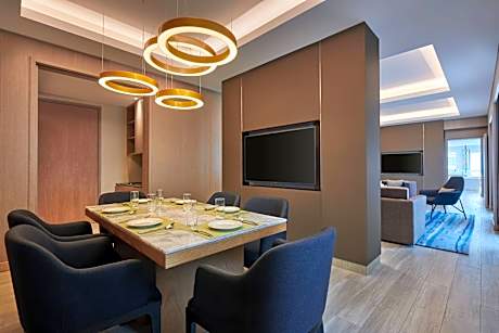 One-Bedroom King Suite with River View