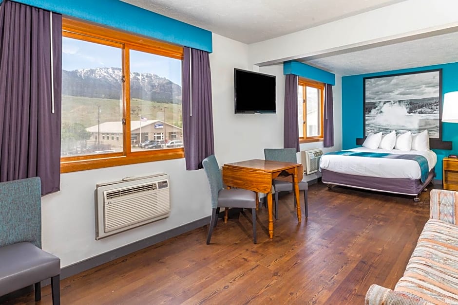 Super 8 by Wyndham Gardiner/Yellowstone Park Area